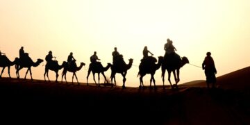 اپنی منزل، اپنا اندازِ سفر مت بھولنا!