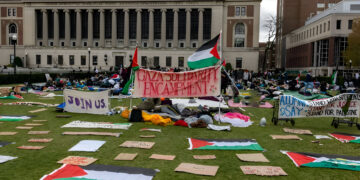 مغلوبِ گماں تو ہے